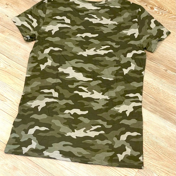 PINK by Victoria’s Secret Camo Tshirt XS/S - Picture 2 of 3